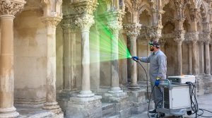 découvrez comment le décapage laser peut prolonger la durée de vie de vos équipements professionnels en éliminant efficacement les résidus et corrosion, tout en garantissant une finition précise et respectueuse de vos matériaux.
